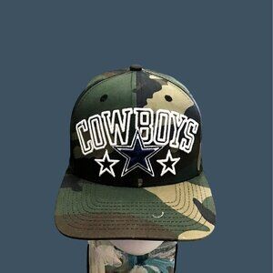 DALLAS COWBOYS MENS CAMO GREEN SNAP BACK HAT TEAM LOGO